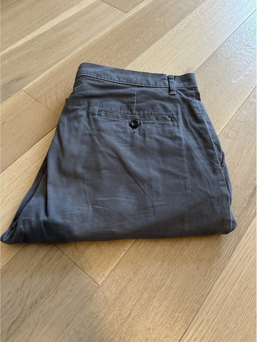 Amazon Essentials Men’s Khaki Pant Set Size 36x32 Straight Grey
